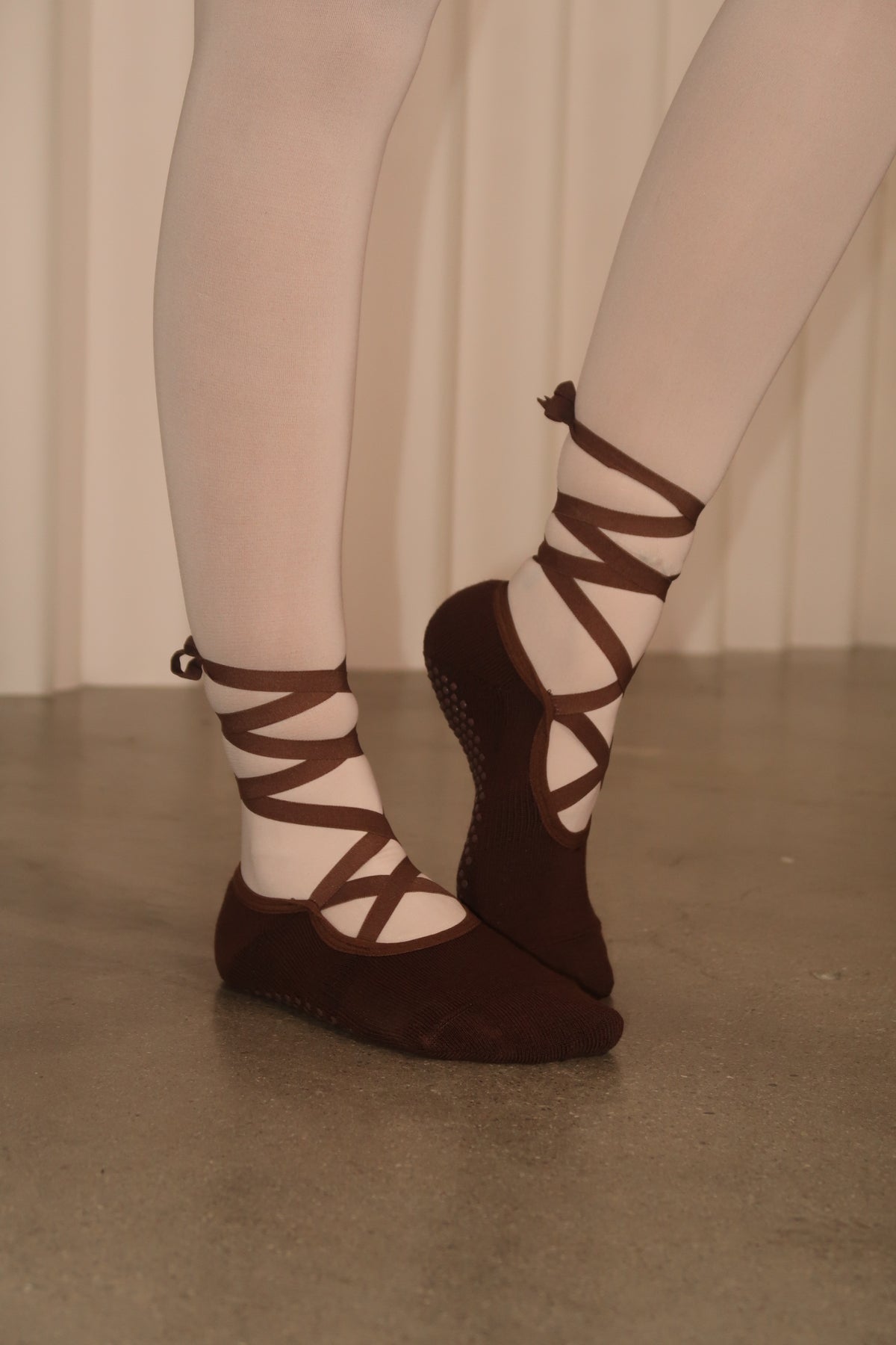 Ballet Grip Sock- Mocha